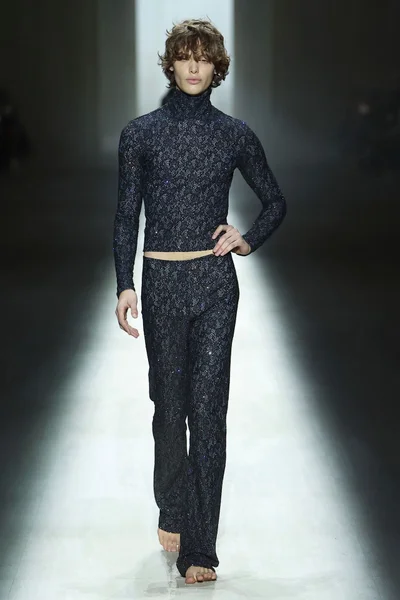 Look 80